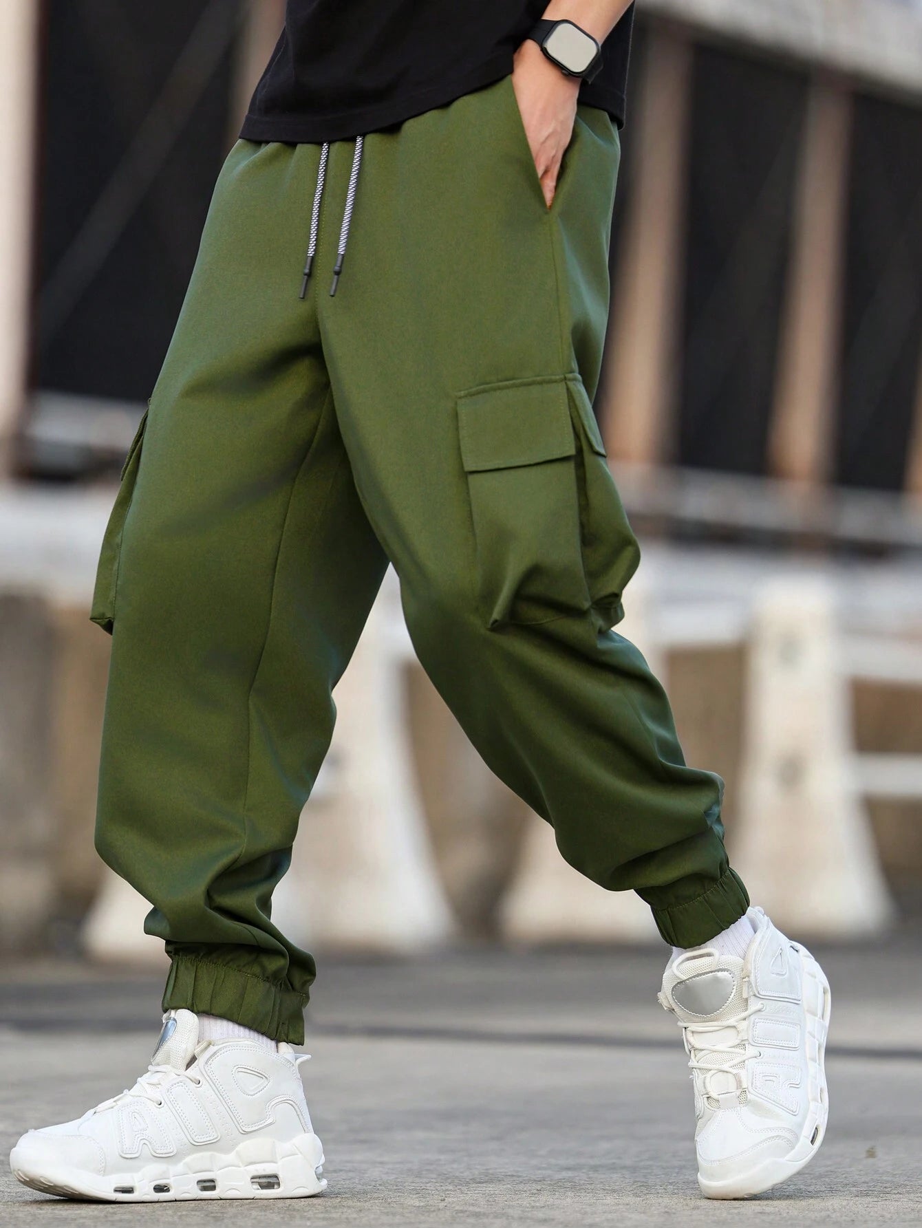 MENS OVERSIZED CARGO PANTS. Baggy cargo joggers