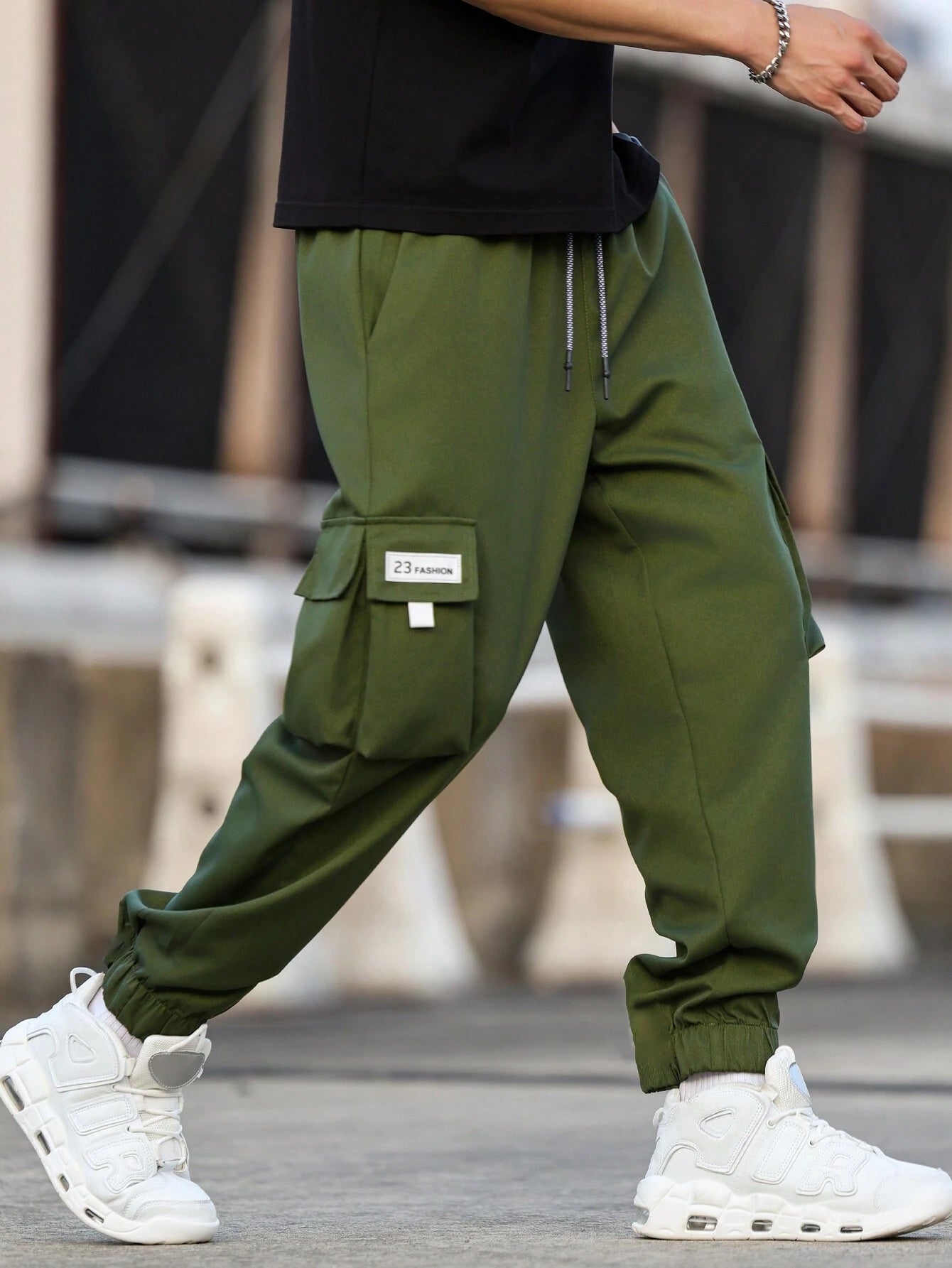 MENS OVERSIZED CARGO PANTS. Baggy cargo joggers